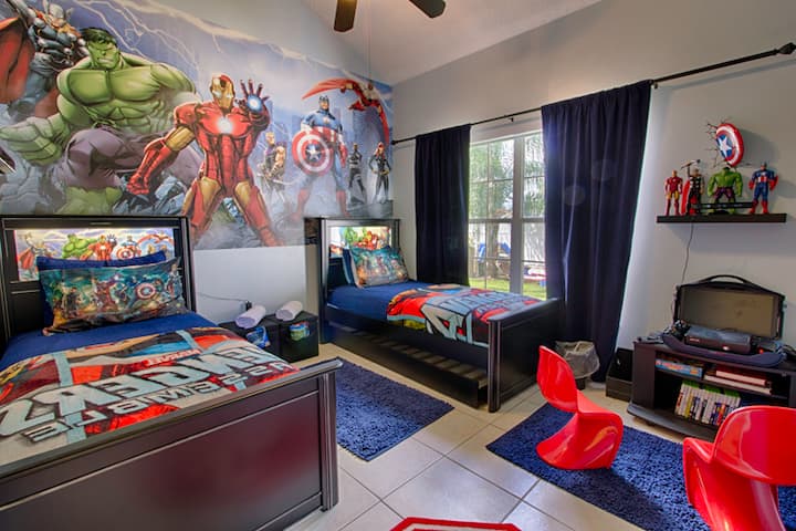 Avengers Themed Room with Xbox 360