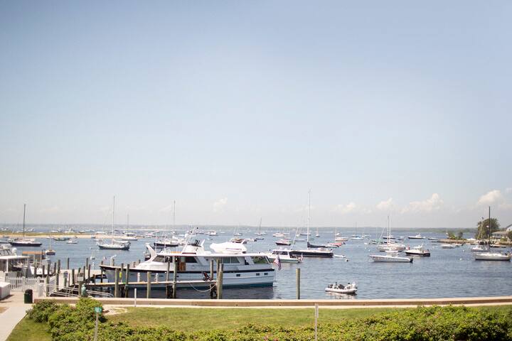 Crown Jewel Watch Hill Village gallery image 2