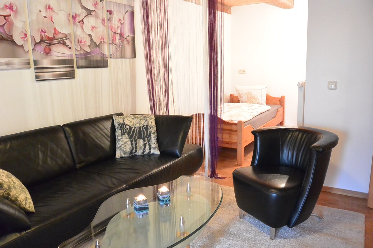 1 - ви етаж: Диван  в спалнята „Сладко“  Назад към единичното легло 