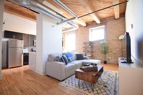 Spacious Loft |Κing Bed|Harbor Dist./Third Ward