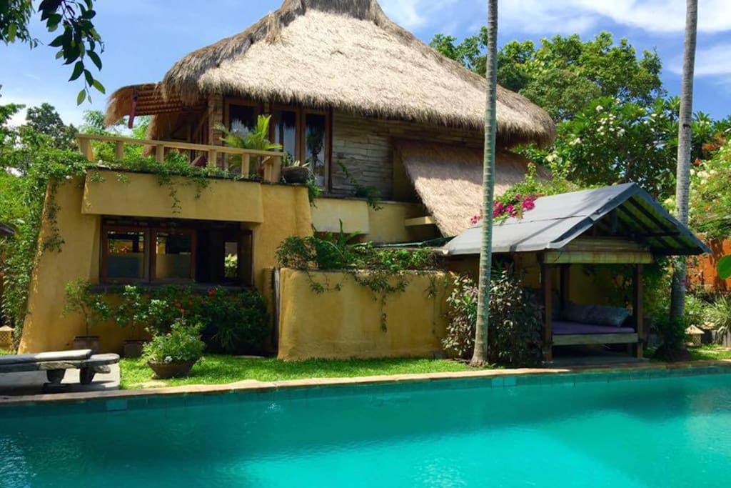 Rumah Suar with own bale by the shared pool