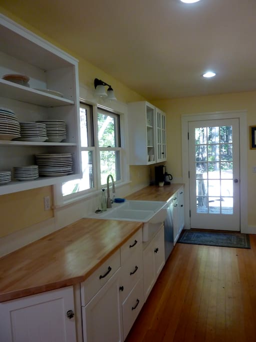 Ellie's Farmhouse Private & Sunny Houses for Rent in Mendocino