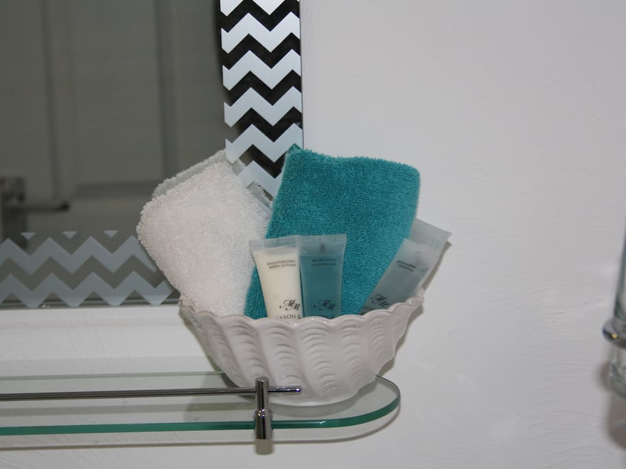 Luxury bathroom accessories