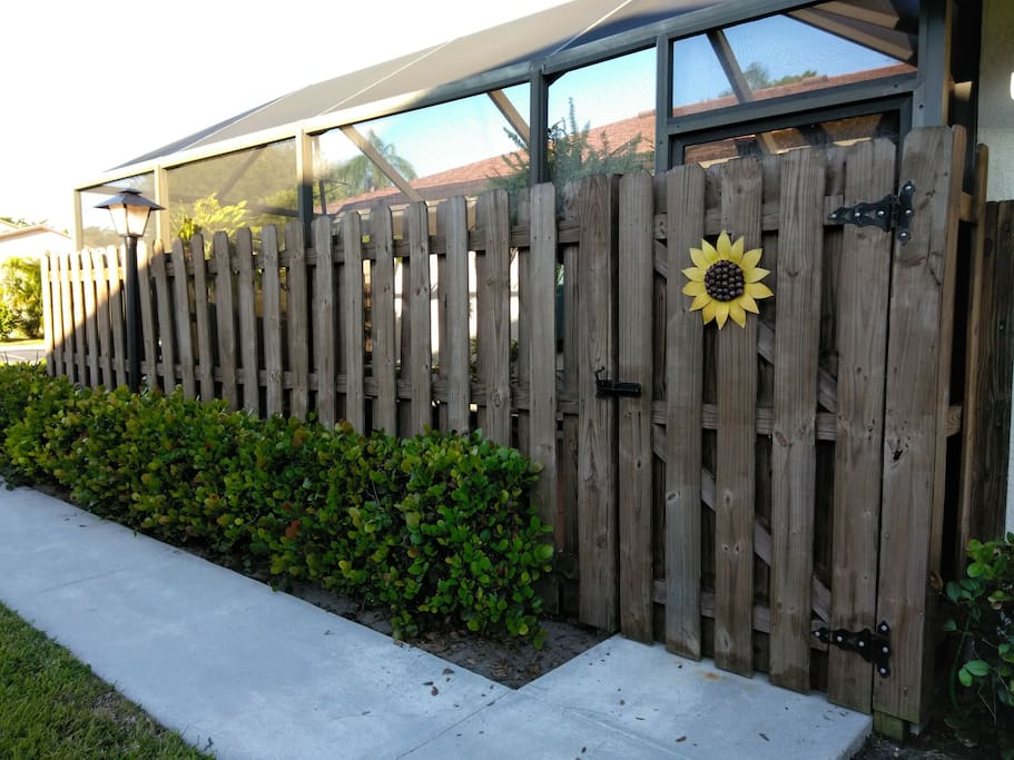 Private Guest Entry & Patio off Guest Room