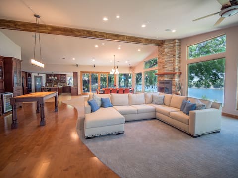 Casa Gardenia
River Front Home