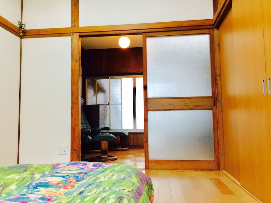 Bedroom to livingroom