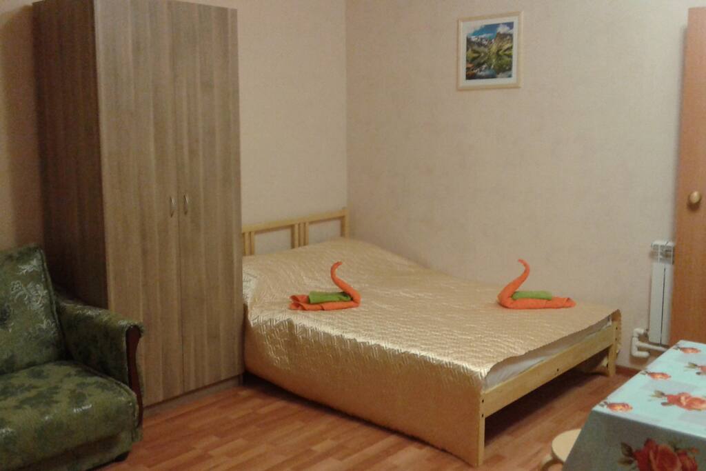 двухспальная кровать