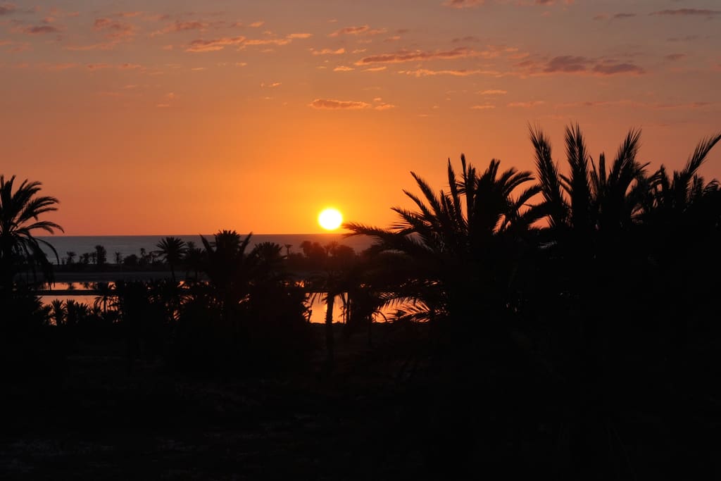 Lever de soleil sur la lagune... (vue de la terrasse)