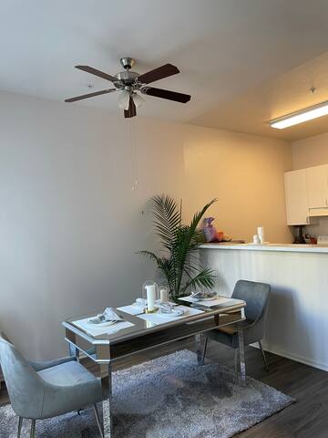 Lovely 2 bedroom 3 beds Condo gallery image 2