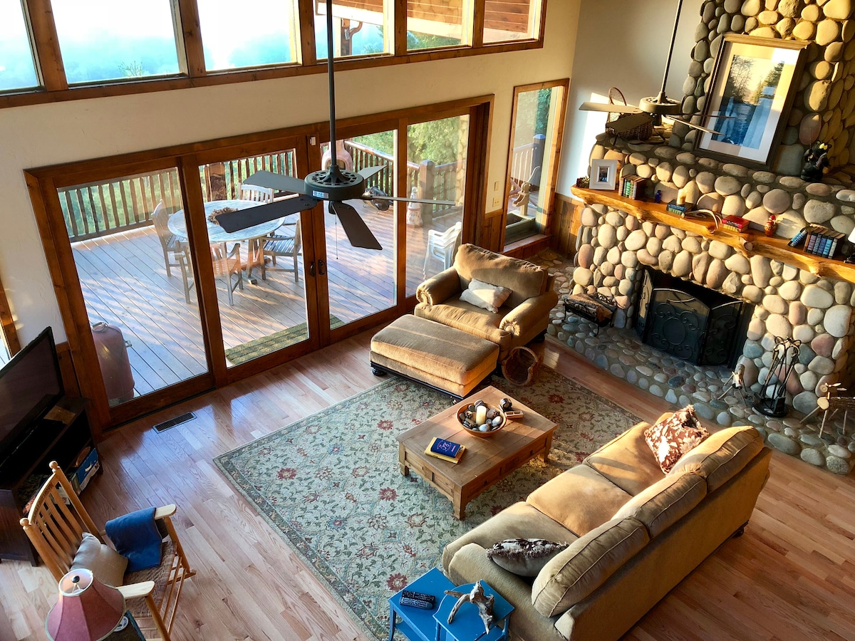 Top Airbnb: What If│3600 sqft 3BR Blue Ridge Cabin│270⁰ View in Epworth