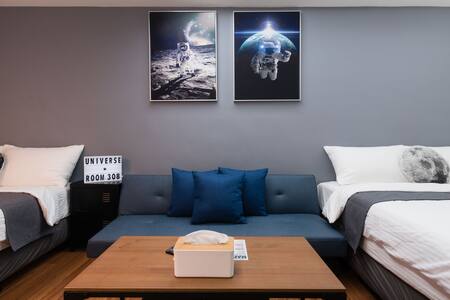 全新特價 Universe - Ximen MRT 捷運西門站(2-5人)@台北西門町