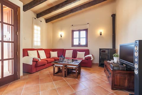 Top performing Airbnb: Gorgeous Villa in Selva (Majorca). in Selva