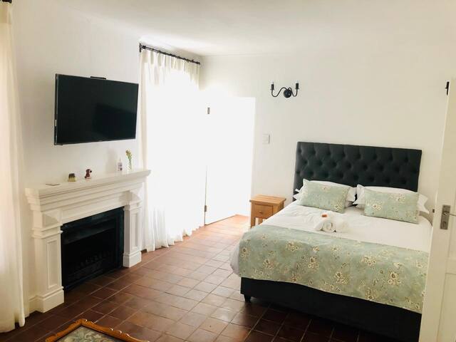 Victorian Karoo Cottage in Cape Town gallery image 4