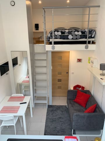 STUDIO QUARTIER SAINT JEAN. Downtown