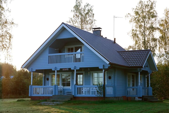 6 ppl Lake side cottage with sauna