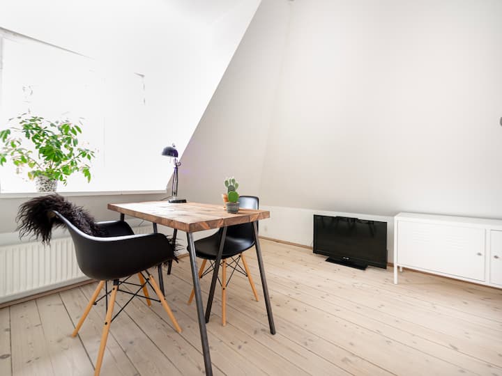2-bedroom Flat At The Iconic Nyhavn Canals - Copenhagen