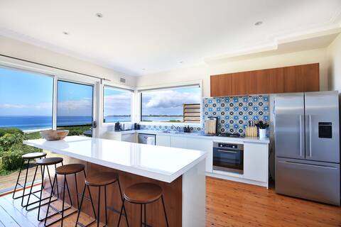 Culburra Beachhouse- Absolute Beachfront with Beac