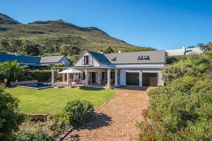 Beautiful Family Home overlooking the Sea