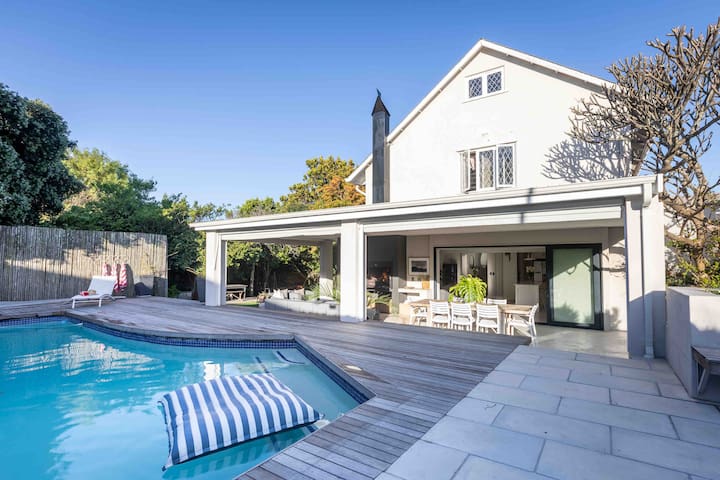 Sunny family home in Cape Town