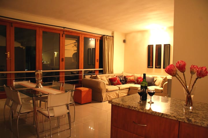 Stylish, modern 3 bedroom apartment