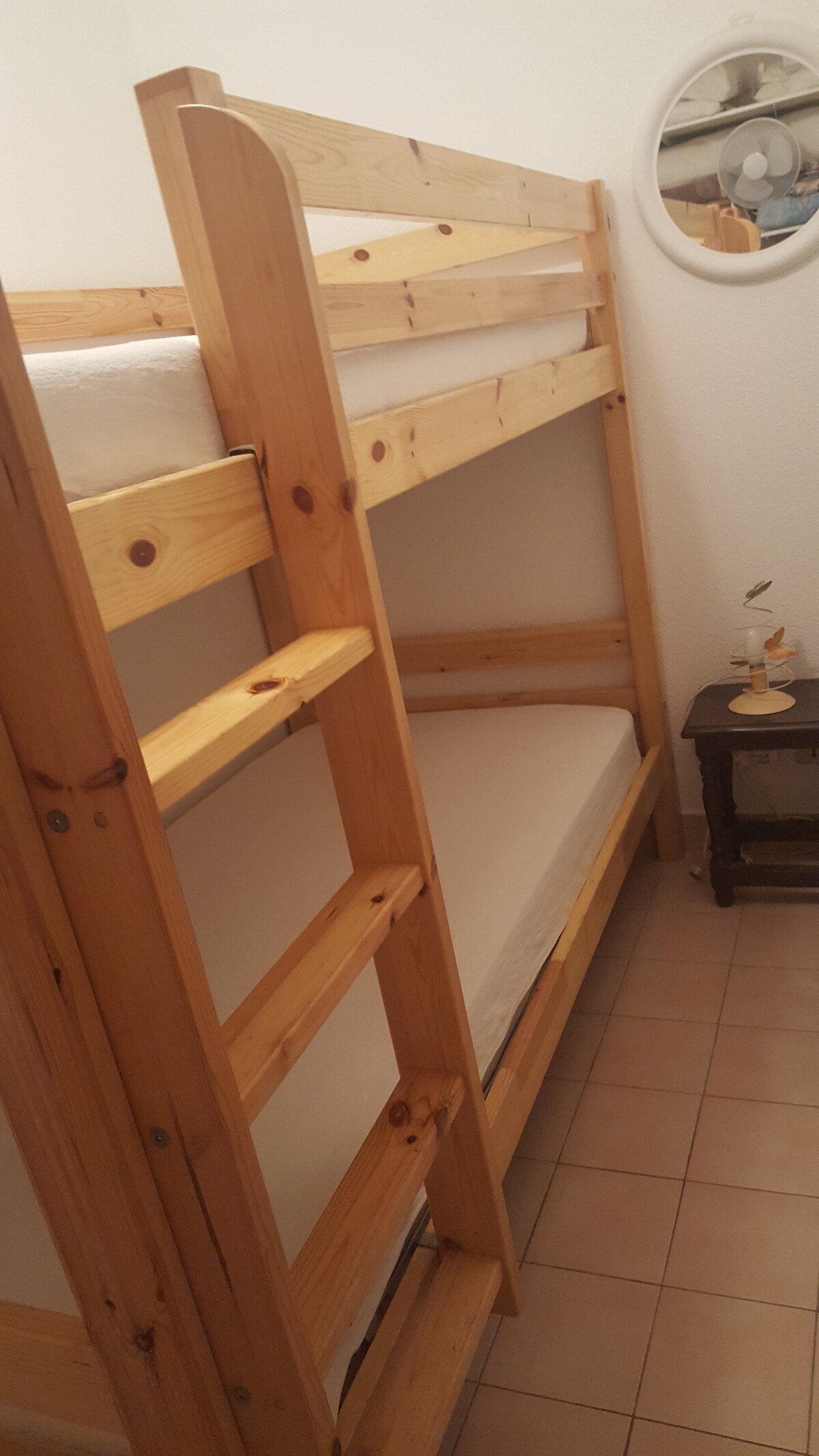 Camas superpuestas de 90 . Habitación infantil 