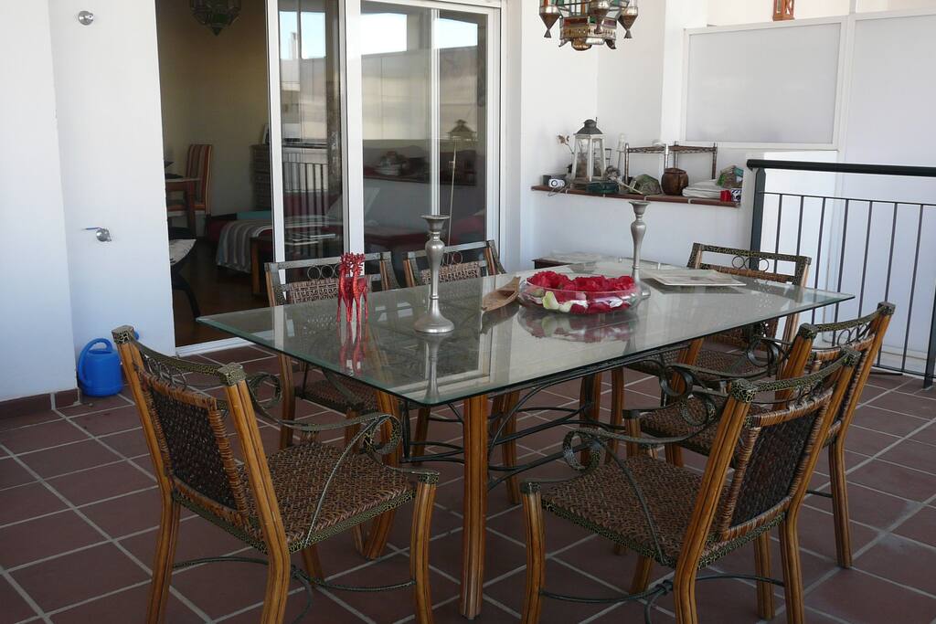King size dining table