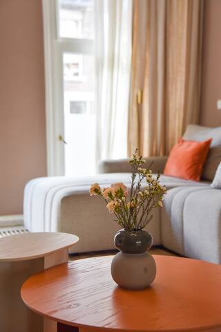 Beautiful and spacious apartment, great location gallery image 4