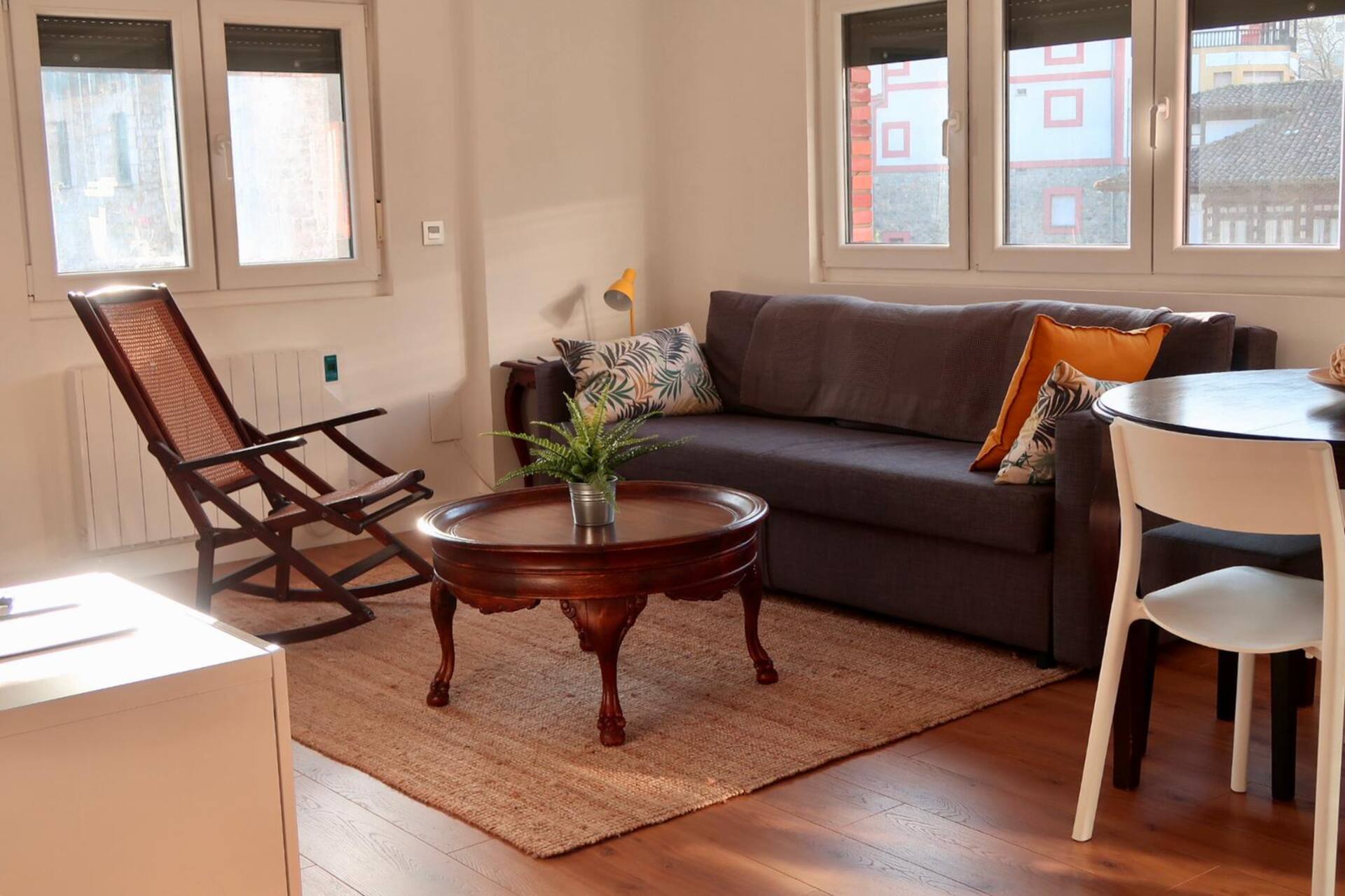 Bright apartment, central in Cangas de Onís (3rd right)