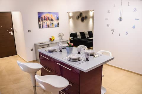 Top performing Airbnb: Unique cozy/Elegant Apartment!10' from Acropolis! in ΣΤΕΡΝΑ