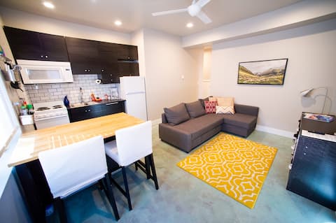 Private Suite in Salida, patio w/BBQ & parking