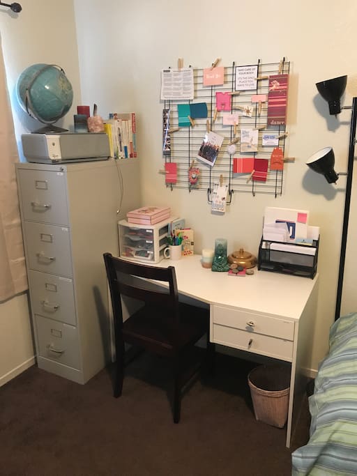 Office Space in Time Traveler Bedroom