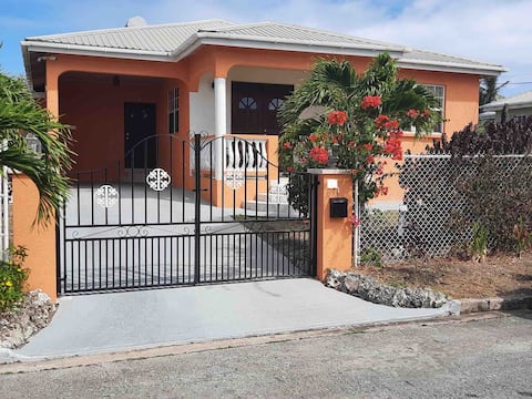 Beach/Surfing/Oistins
Secondary rental on Premises