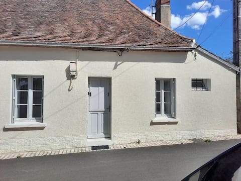 House in the city center of Chabris