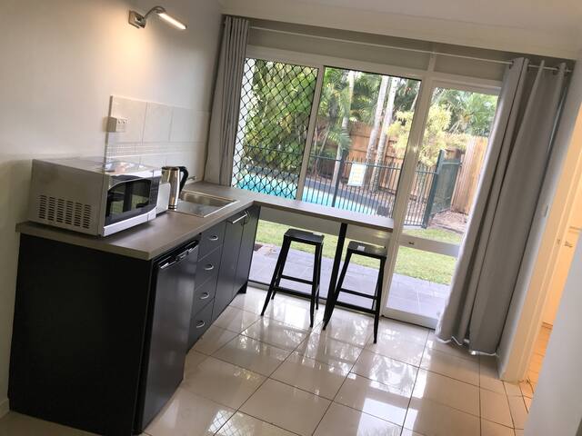 CLEAN, BETTER VALUE THAN BACKPACKERS & PRIVATE