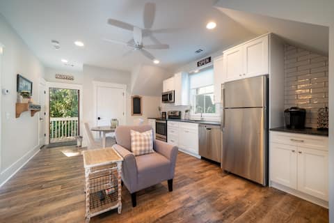 Top performing Airbnb: May River Cottage on Lawrence street, old Town. in Bluffton