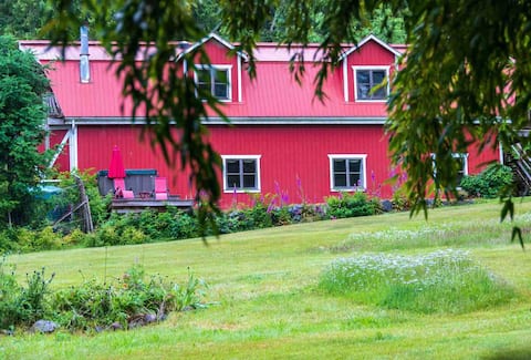 Red Barn Rustic Retreat