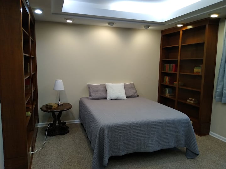 Двойна стая „Библиотеката“ (1 - ви етаж)