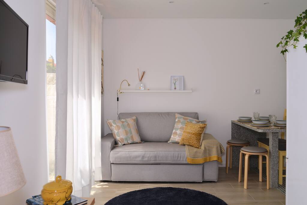 The Orange Tree Escape - Living Room