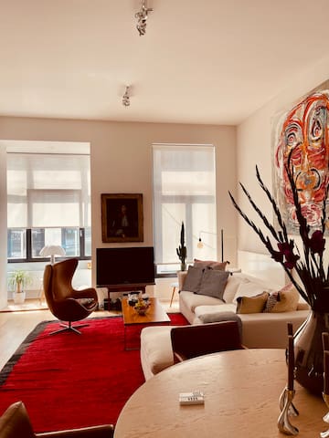 Bright first floor apartment Louise area