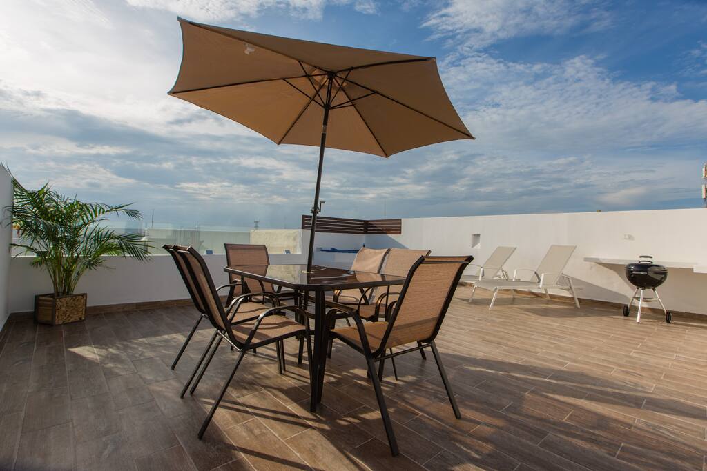 "Huge rooftop with 60/70 sq. m"