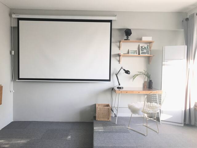 【北欧星辰IMX 巨幕影音】 新街口明瓦廊美食街/朝南高层阳光满满/地铁50m| 100寸投影