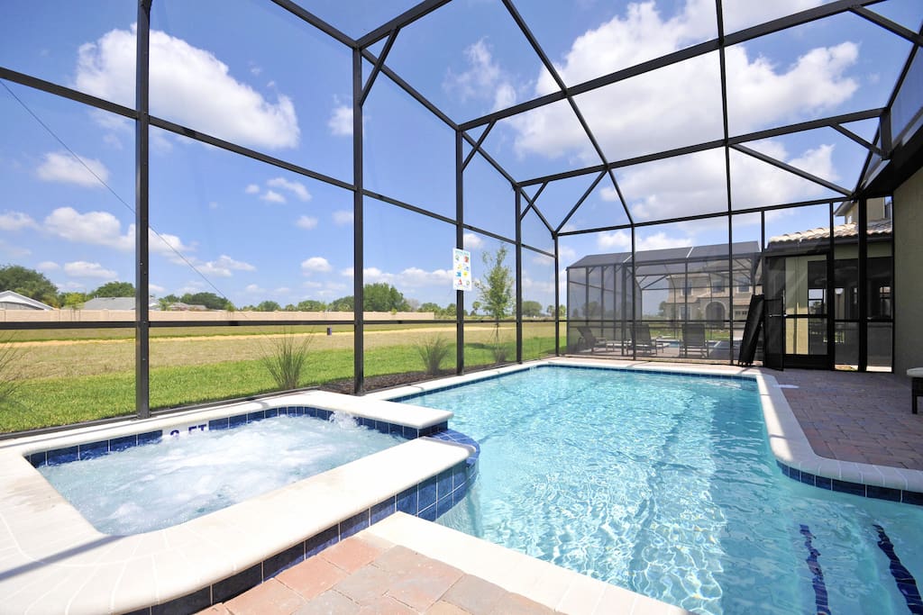 Pool & Spa