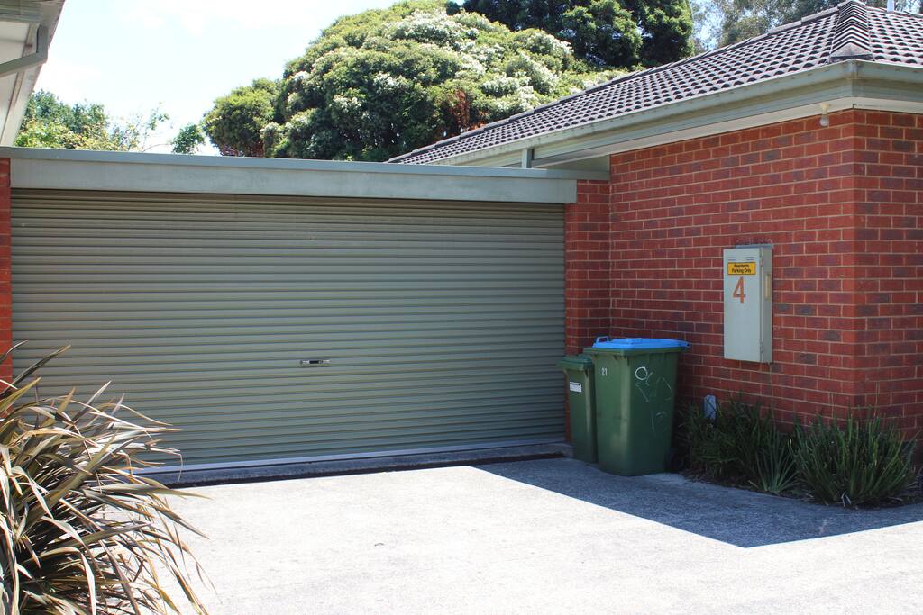 Bardia Garage