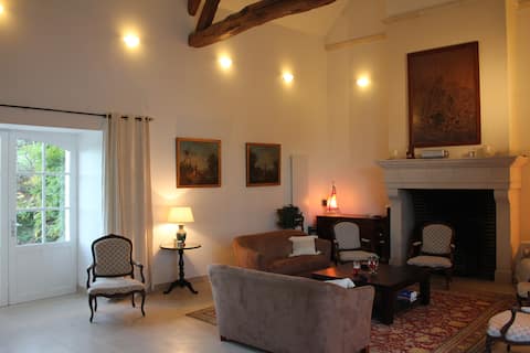 Successful Airbnb property: Beautiful Burgundy mansion in Yonne