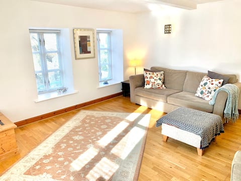 Top performing Airbnb: Silverdale AONB Coastal Detached Barn Conversion in Lancashire