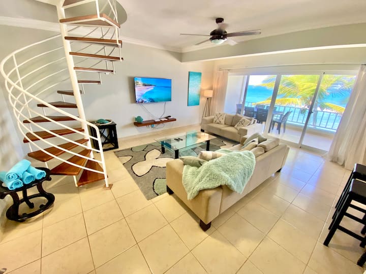 Absolutely stunning views beachfront penthouse Condominiums for Rent