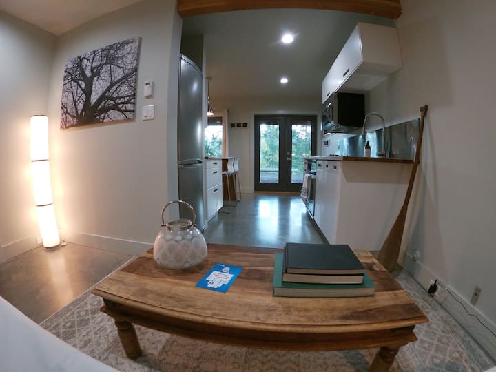 West Coast Living At Its Best In This Modern Suite - Duncan