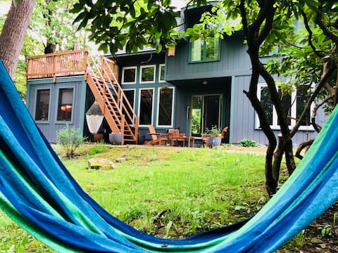 Fully stocked creekside sauna retreat with privacy