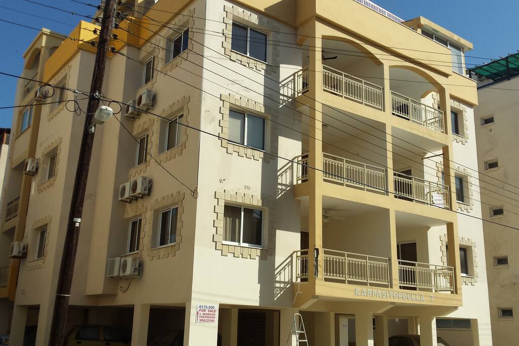 The house were is the apartment