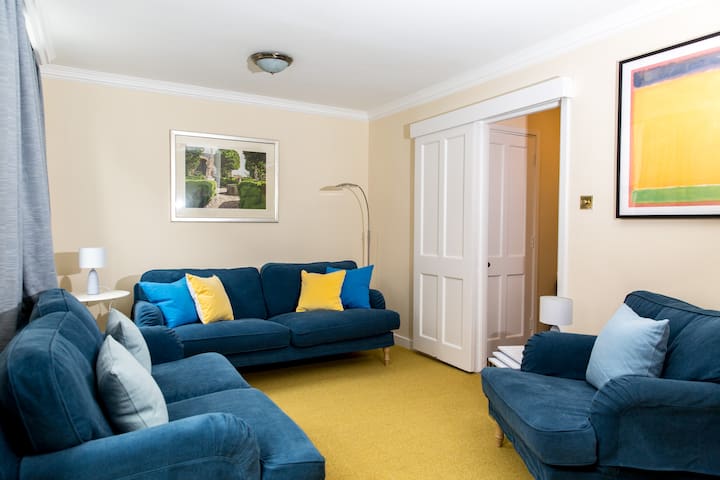 3 Bed Townhouse heart of Westminster